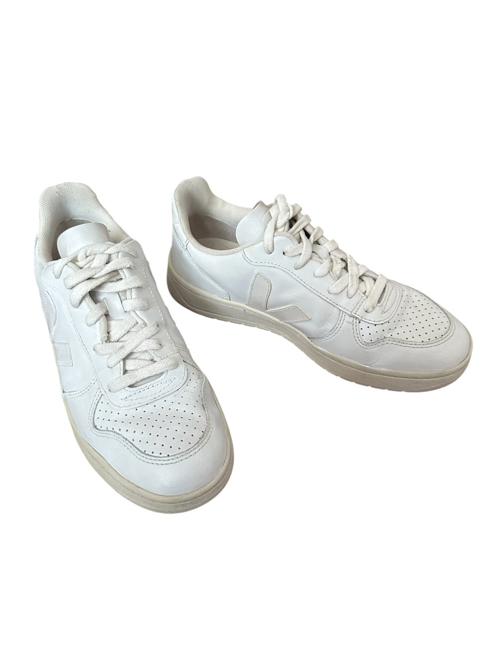 Veja V-10 White Leather Low Top Sneakers
Sustainable Shoes Size 7 - Picture 2 of 16